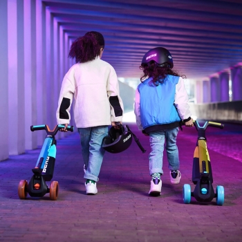 BERG Nexo mit LED LICHT MODUL faltbarer Kinderroller lime gelb