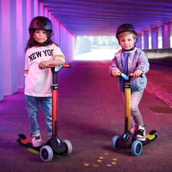 BERG Nexo mit LED LICHT MODUL faltbarer Kinderroller lime gelb