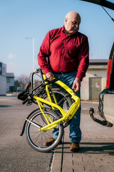 Kostka Easy Walker MAX FOLD faltbar Laufrad Gehhilfe Laufhilfe gelb